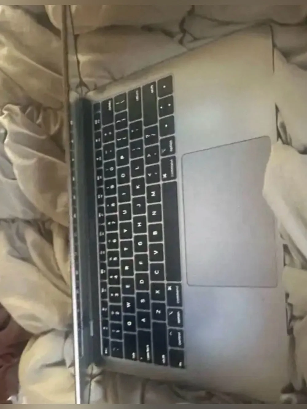 Apple MacBook Air - FAST SHIPPING